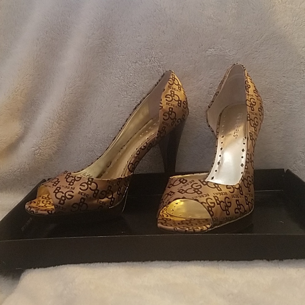 BCBG  3" heels